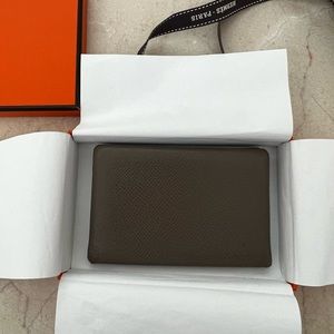 hermes calvi card holder in etoupe